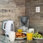 Australia Apartment *